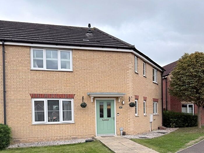 3 Bedroom Semi-Detached House For Sale In Braeburn Road, Deeping St. James, Peterborough, PE6