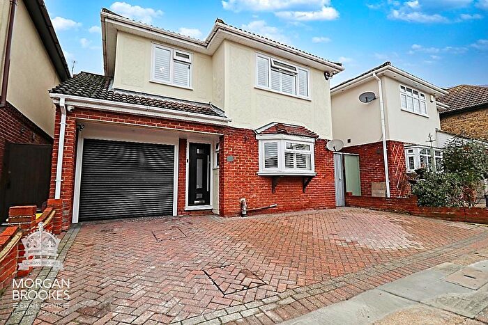 4 Bedroom Detached House For Sale In Westwater, South Benfleet, SS7
