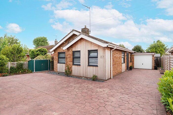 4 Bedroom Detached Bungalow For Sale In Elm Tree Road, Oulton Broad South, NR33