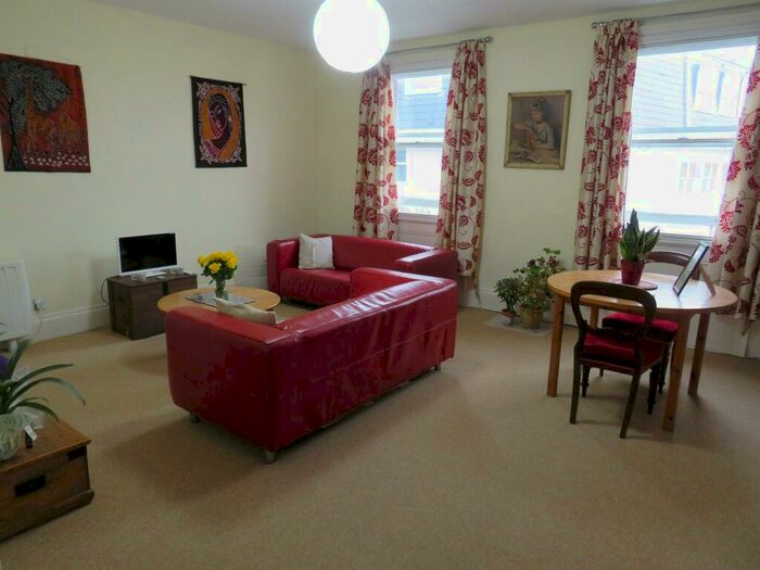 2 Bedroom Flat To Rent In Catherine Street, Salisbury, SP1