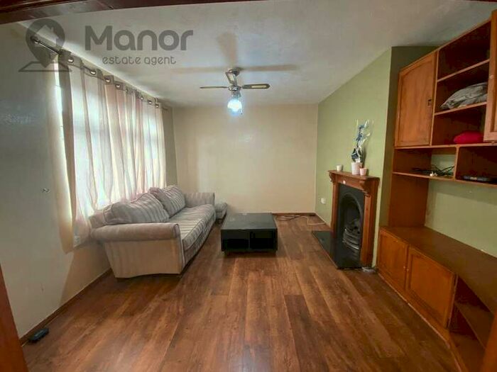 3 Bedroom End Of Terrace House To Rent In Porters Avenue, Dagenham, RM8