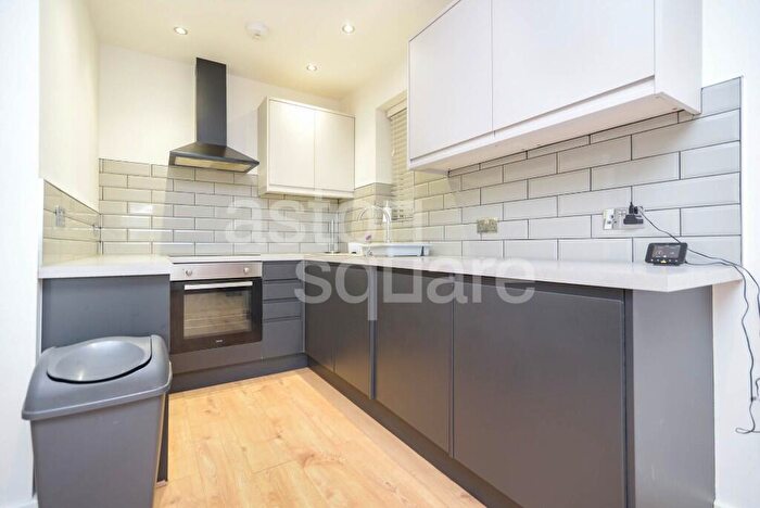 1 Bedroom Flat To Rent In Plantagenet Road, Barnet, North London, EN5