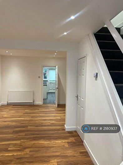 3 Bedroom Terraced House To Rent In Crescent Avenue, Grays, RM17