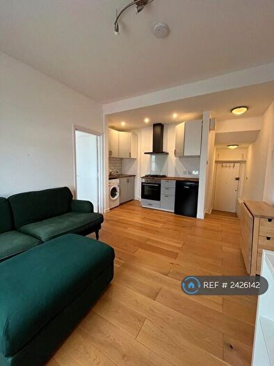 1 Bedroom Flat To Rent In Peckham High Street, London, SE15