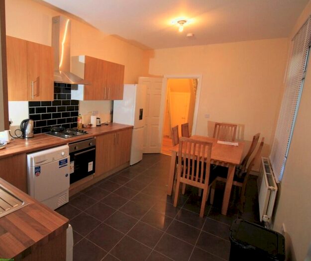 5 Bedroom Terraced House To Rent In King Richard Street, Coventry, CV2