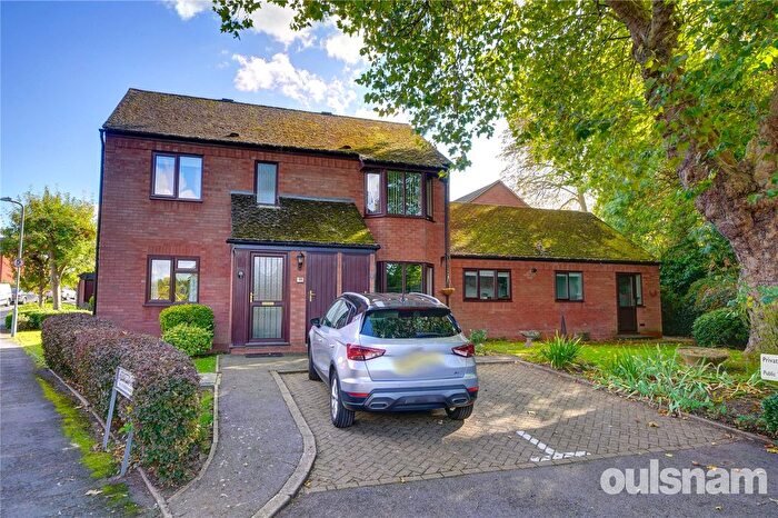 2 Bedroom Maisonette For Sale In St. Georges Crescent, Droitwich, Worcestershire, WR9