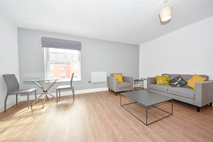 2 Bedroom Flat To Rent In Alder Meadow, Warwick, CV34