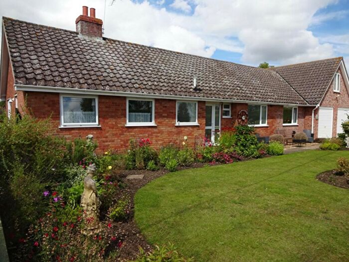 4 Bedroom Detached Bungalow For Sale In Mill Road, Great Bricett, Ipswich, IP7