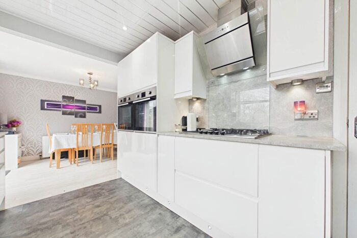 3 Bedroom Detached House For Sale In Crofthill Court, Stonehouse, ML9