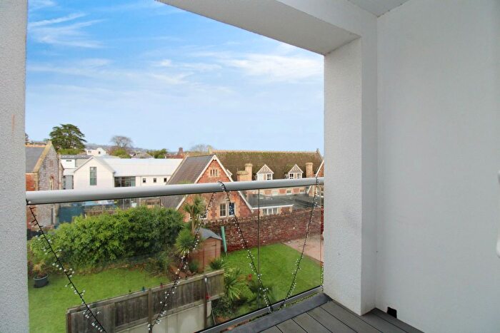 2 Bedroom Flat For Sale In Grosvenor Road, Paignton, TQ4