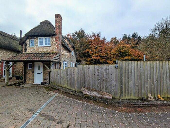 2 Bedroom Cottage To Rent In New Road, Studley, Calne, SN11