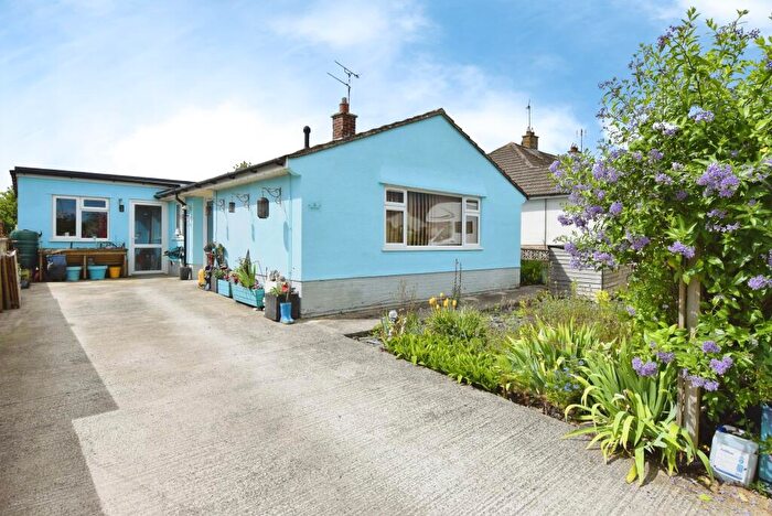 4 Bedroom Detached Bungalow For Sale In Marina Close, Durrington, SP4