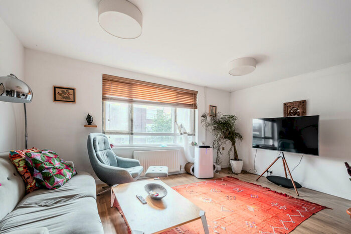 2 Bedroom Flat To Rent In Thomas Burt House, Canrobert Street, E2