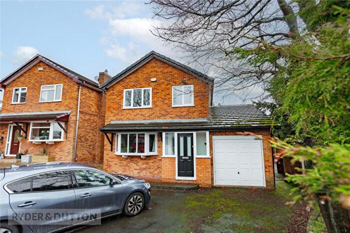 4 Bedroom Detached House For Sale In Winnats Close, Glossop, Derbyshire, SK13