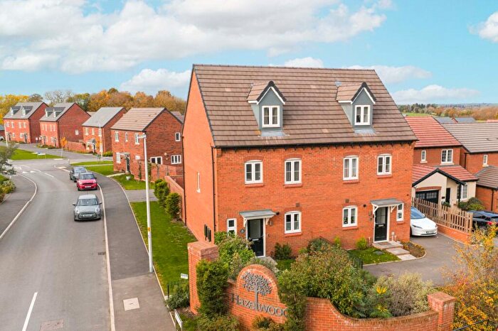 3 Bedroom Semi Detached House For Sale In Roman Way, Cubbington, Leamington Spa, Warwickshire, CV32