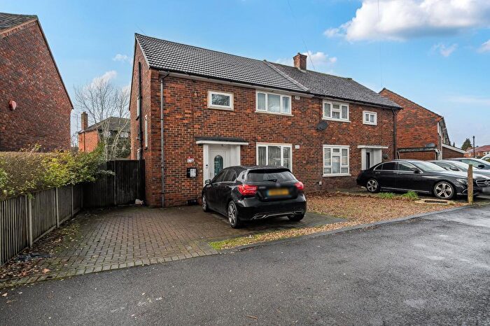 3 Bedroom Semi-Detached House To Rent In Slough, Berkshire, SL3