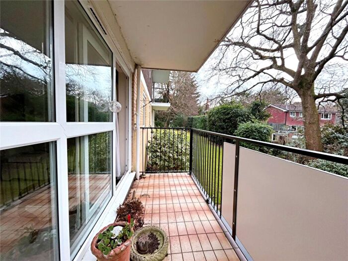 2 Bedroom Apartment For Sale In St. Georges Close, Highcliffe, Christchurch, Dorset, BH23
