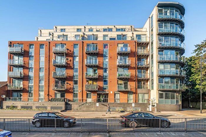 1 Bedroom Flat To Rent In Slough, Berkshire, SL1