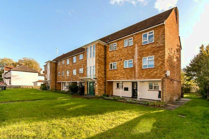 2 Bedroom Apartment To Rent In Purley Road, South Croydon, Surrey, CR2