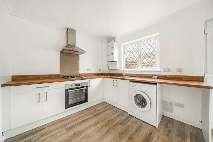 2 Bedroom Maisonette To Rent In Alexandra Avenue, SM1