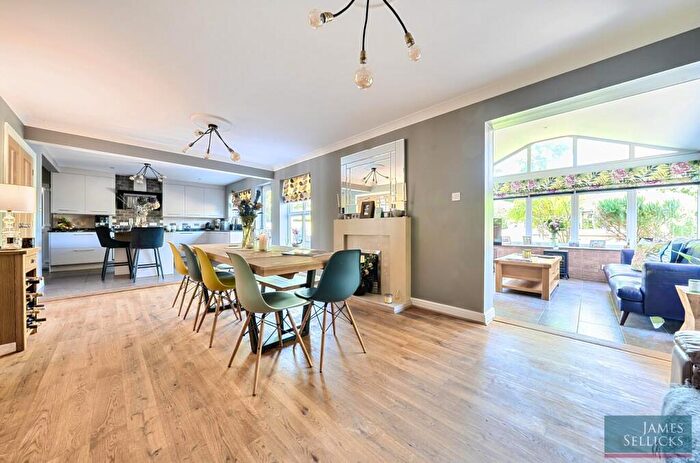 5 Bedroom Detached House For Sale In Coales Gardens, Market Harborough, LE16