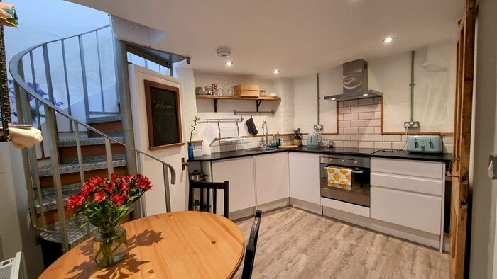 1 Bedroom Property To Rent In Wistaria Place, Kingsbridge, TQ7