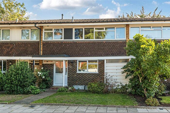 3 Bedroom Terraced House For Sale In Wellsmoor Gardens, Bromley, BR1
