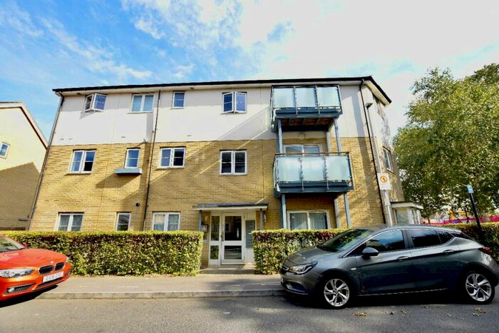 2 Bedroom Flat To Rent In Clark Grove, Ilford, IG3