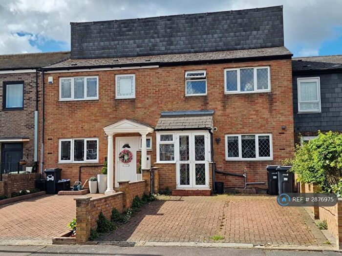 4 Bedroom Terraced House To Rent In Pershore Close, Ilford, IG2