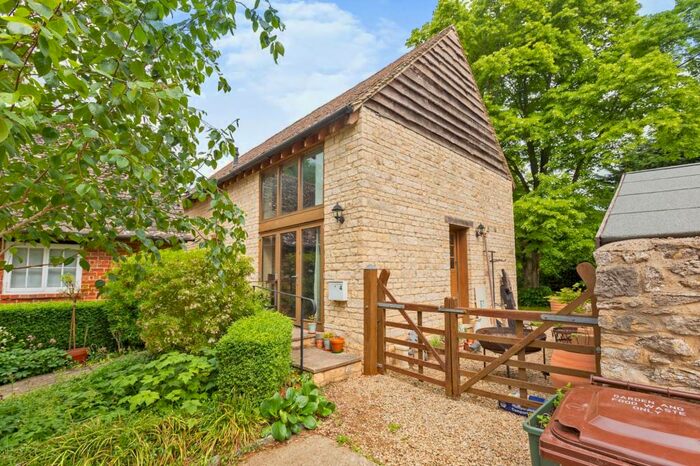 3 Bedroom Detached House To Rent In Exeter Farm Barns -, OX5