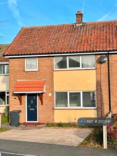 3 Bedroom Semi-Detached House To Rent In Carr Lane, Doncaster, DN11