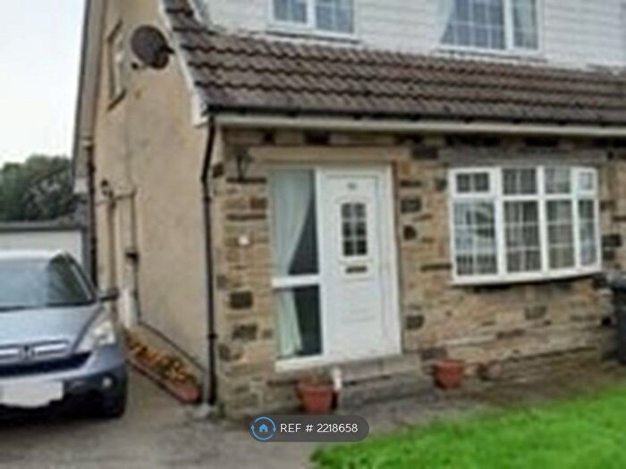 3 Bedroom Semi-Detached House To Rent In Littlefield Walk, Bradford, BD6