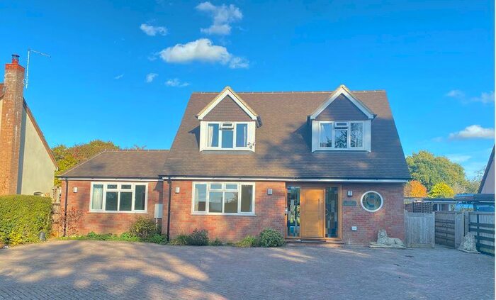 5 Bedroom Detached Bungalow To Rent In Bellingdon, Chesham, HP5