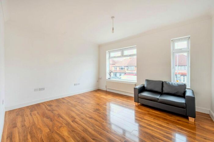 1 Bedroom Flat To Rent In Burlington Road, New Malden, KT3