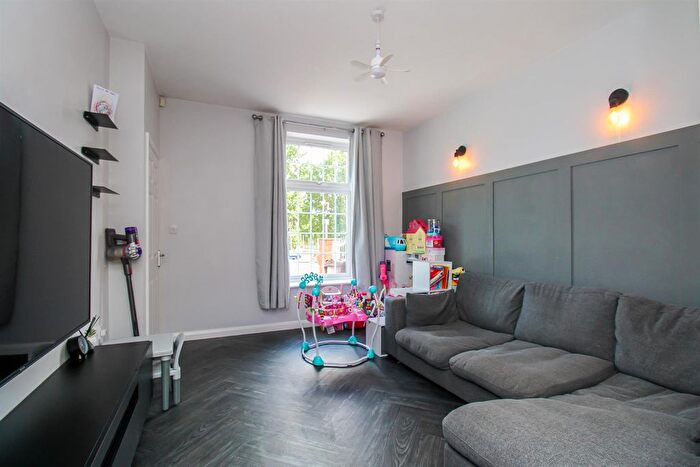 3 Bedroom End Of Terrace House For Sale In Barnsley Road, South Kirkby, Pontefract, WF9