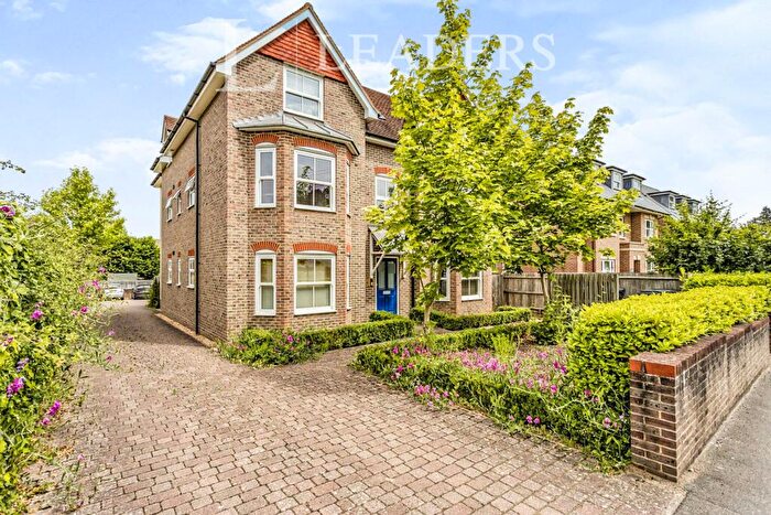 2 Bedroom Apartment To Rent In Sydney Road, RH16