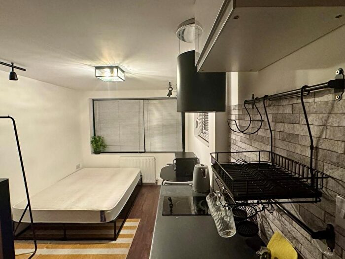 Studio To Rent In Martin Close, Windsor, SL4