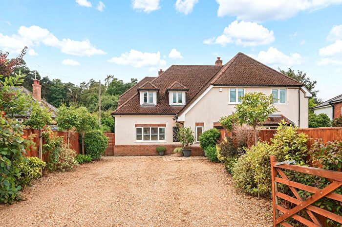 3 Bedroom Semi-detached House For Sale In Glayshers Hill, Headley Down, GU35