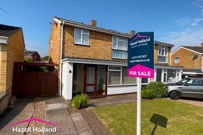 3 Bedroom Semi-Detached House For Sale In Azalea Drive, Swanley, BR8