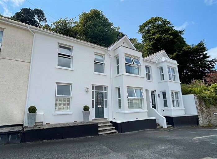 3 Bedroom Terraced House For Sale In Daglands Road, Fowey, PL23