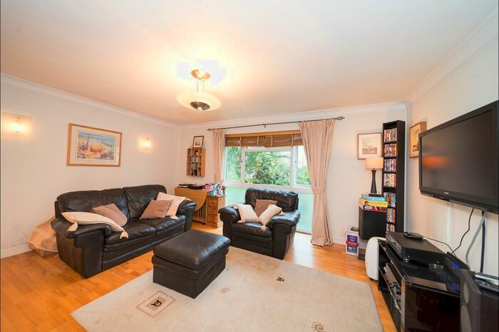2 Bedroom Flat To Rent In Ranmore Court, Wimbledon SW20