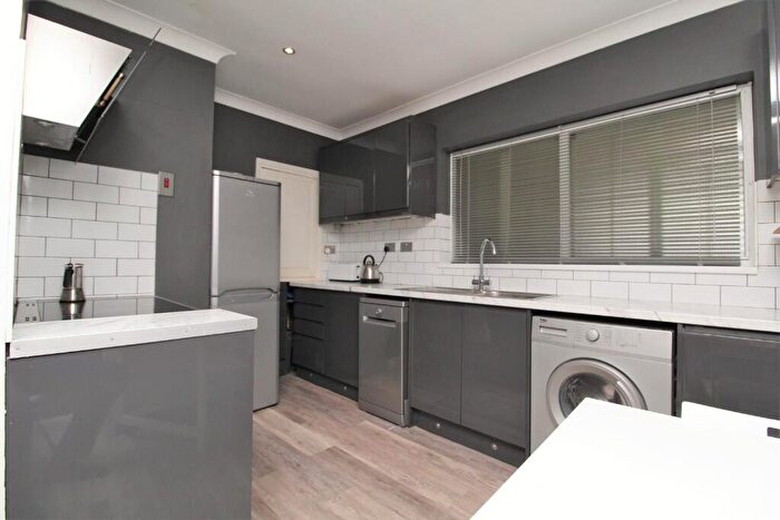 1 Bedroom Apartment For Sale In Shevon Way, Brentwood, Essex, CM14