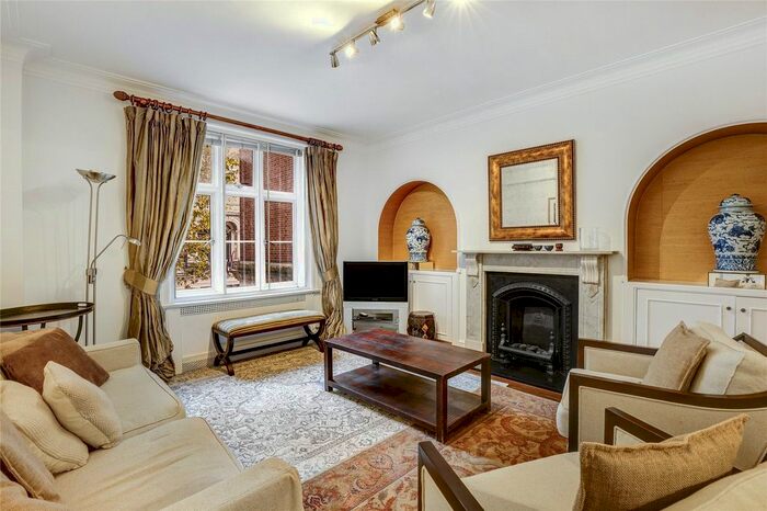 2 Bedroom Flat To Rent In Chesterfield House, Chesterfield Gardens, W1J