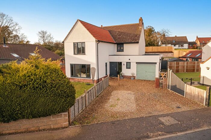 4 Bedroom Detached House For Sale In Yarmouth Road, Broome, Bungay, NR35