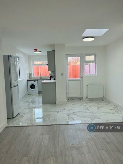 3 Bedroom End Of Terrace House To Rent In King Edwards Road, London, N9