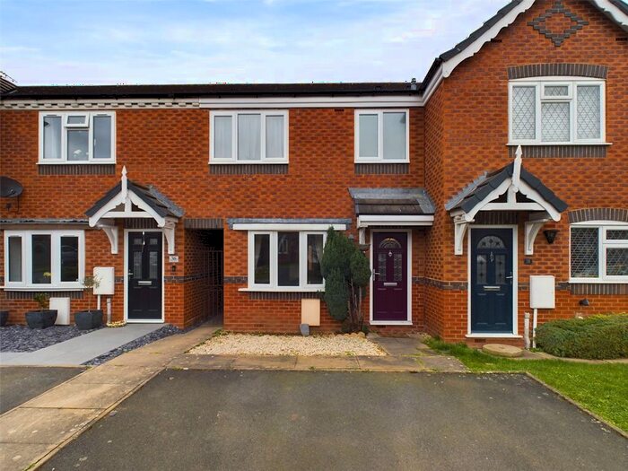 3 Bedroom Terraced House For Sale In Bamburgh Crescent, Worcester, WR4