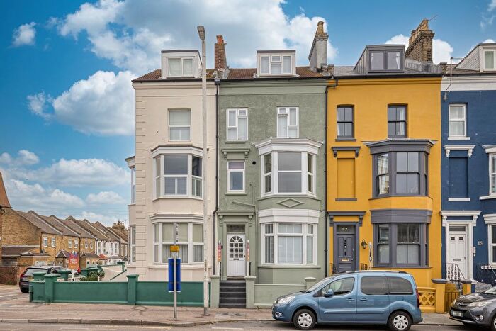1 Bedroom Flat For Sale In Grange Road, Ramsgate, Kent, CT11