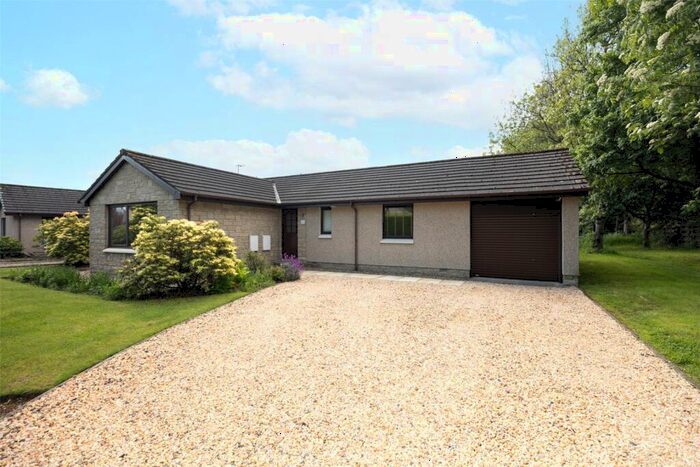 3 Bedroom Detached Bungalow For Sale In Macrosty Gardens, Crieff, PH7