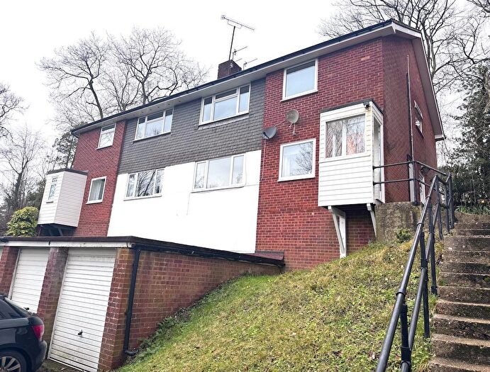 2 Bedroom Maisonette For Sale In Church Hill, Caterham, CR3