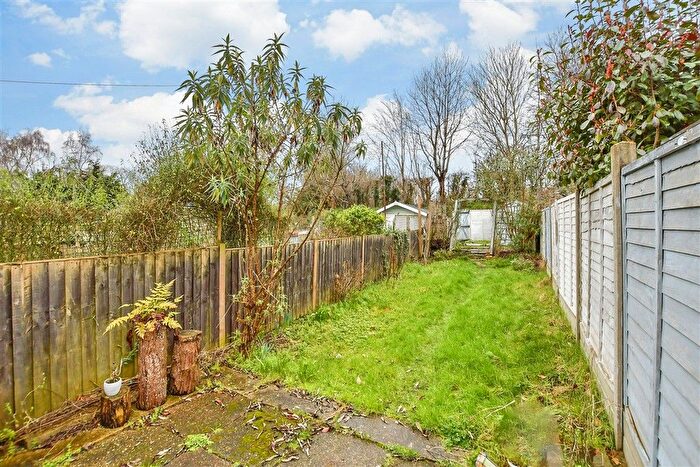 2 Bedroom Terraced House For Sale In New Road, Ditton, Aylesford, Kent, ME20